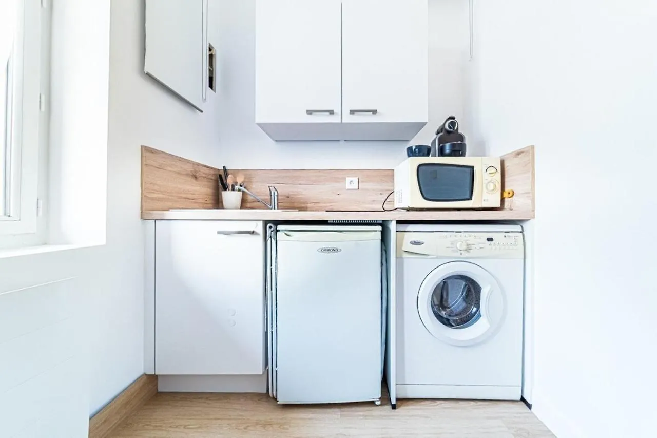 The Little Feuillat Studio Bis - Lyon Monplaisir contacts